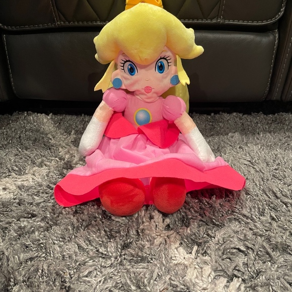 Super Mario Princess Peach large 20\" plush - Picture 1 of 6